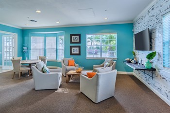 Leasing Office - Photo Gallery 24