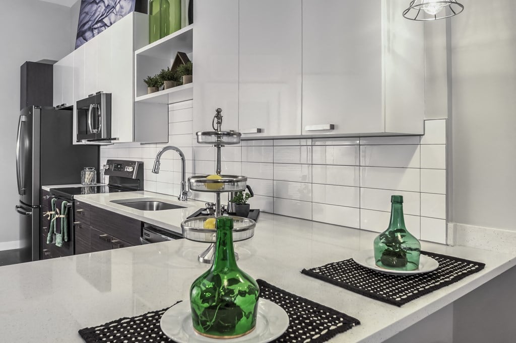 kitchen with backsplash