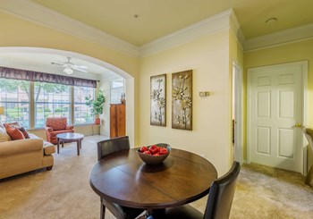 Dining Room - Photo Gallery 16