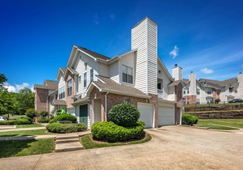 Exterior Building Garage Units - Photo Gallery 3