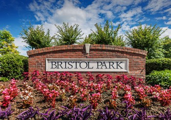Bristol Park Monument Sign - Photo Gallery 5