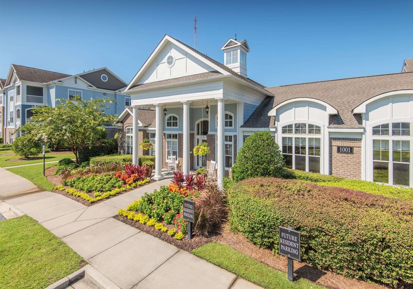 Exterior Clubhouse - Photo Gallery