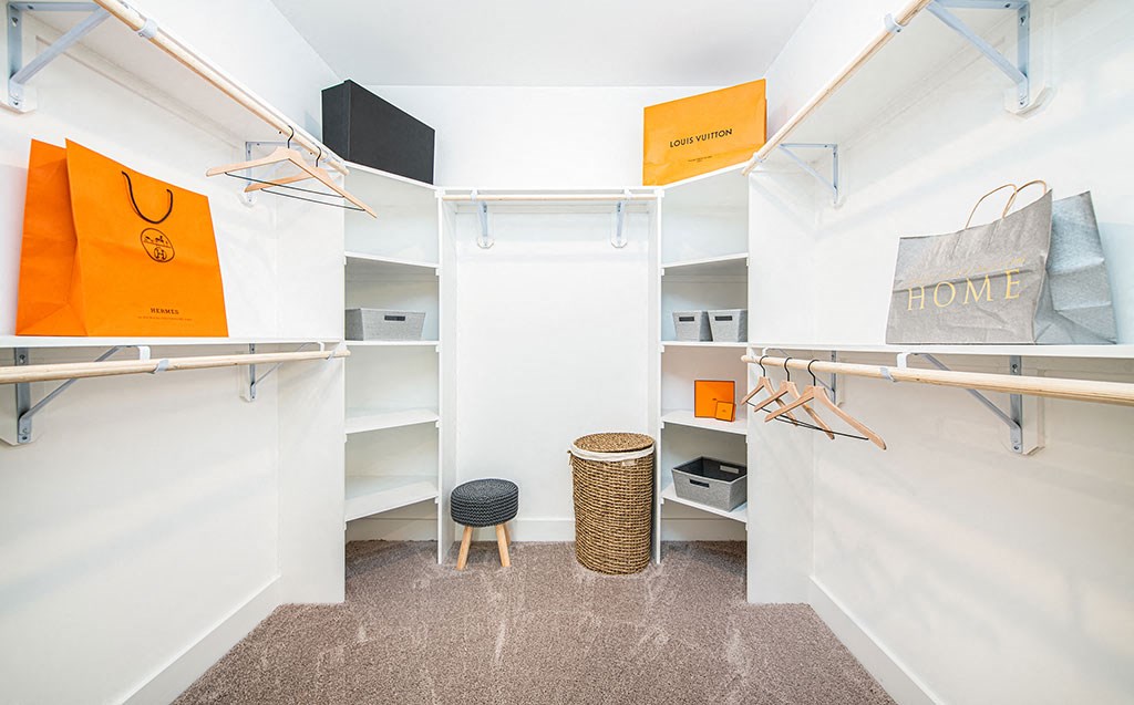 walk in custom closet