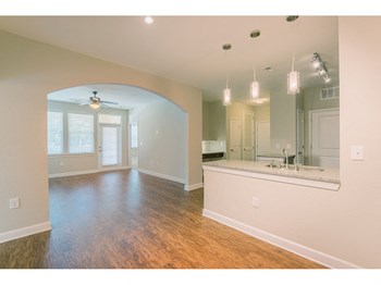 Dining Room - Photo Gallery 6