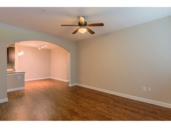 Living Room - Photo Gallery 5