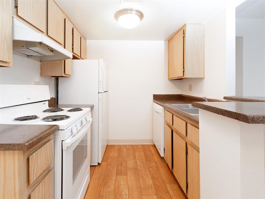 Fully Furnished Kitchen at Cimarron Place Apartments, Arizona