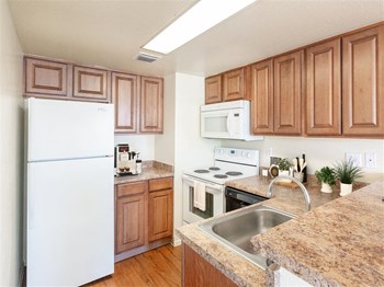 Modern Kitchen Modern Kitchen at Rio Seco Apartments, Arizona, 85746 - Photo Gallery 3