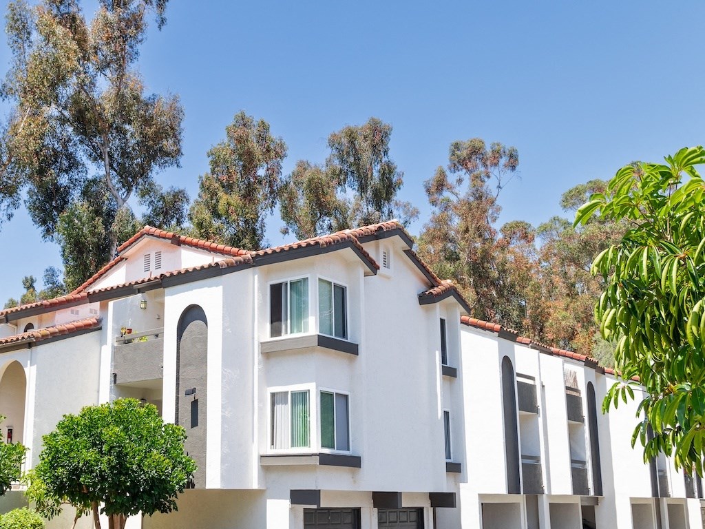 Apartments at Eucalyptus Grove Apartments California