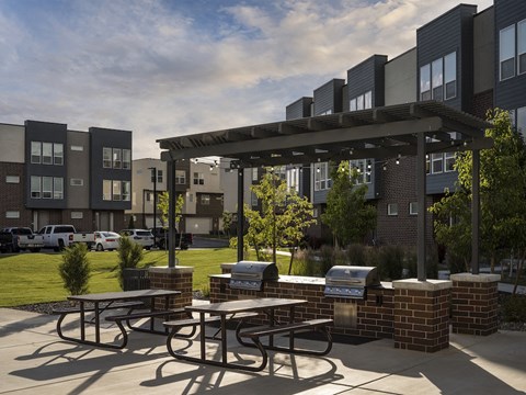 BBQ Grills & Picnic Area at Parc View Apartments and Townhomes Midvale, UT 84047