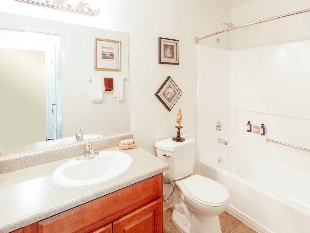 Luxurious Bathroom at Chesapeake Commons Apartments, Rancho Cordova