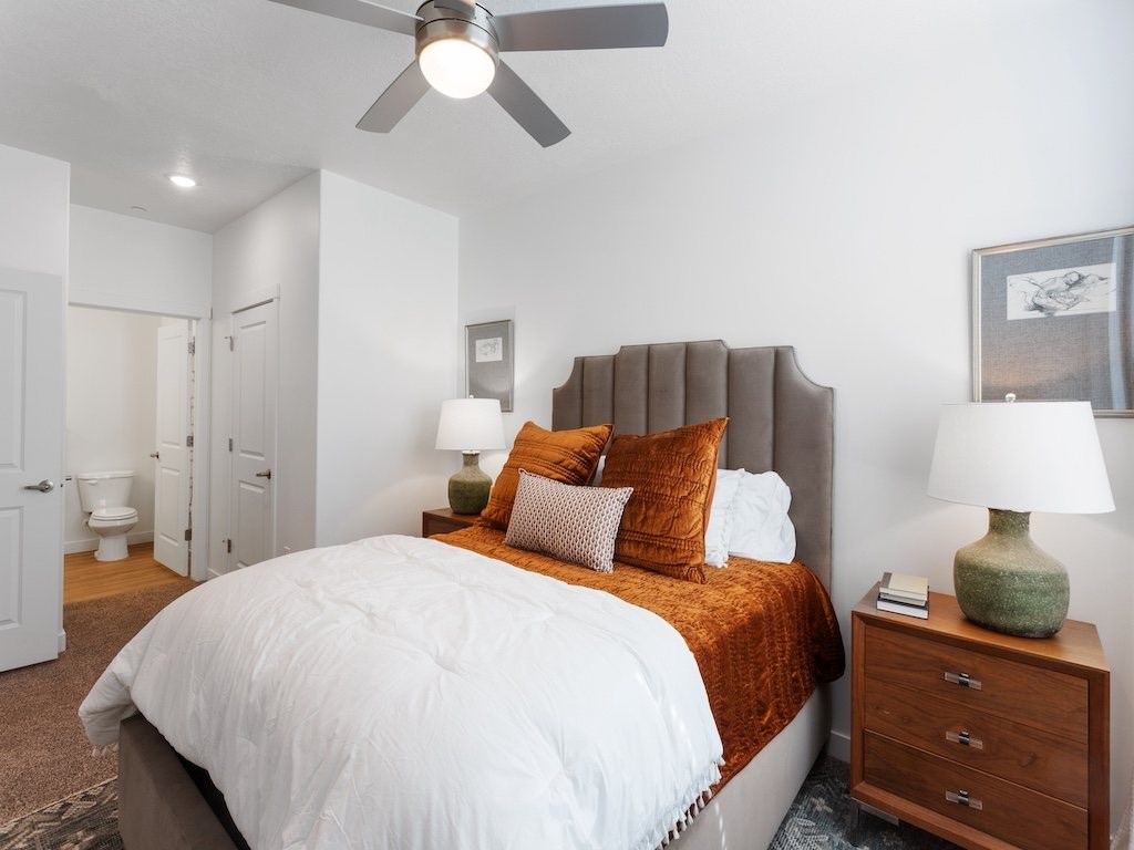 Bedroom with En Suite Bathroom at The Veridian Bedroom with En Suite Bathroom at The Veridian