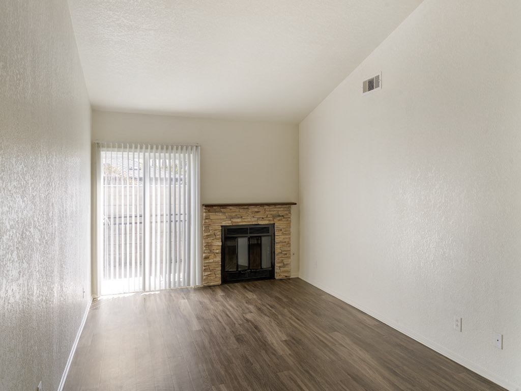 Bright Room with Fireplace at Edgewater Isle