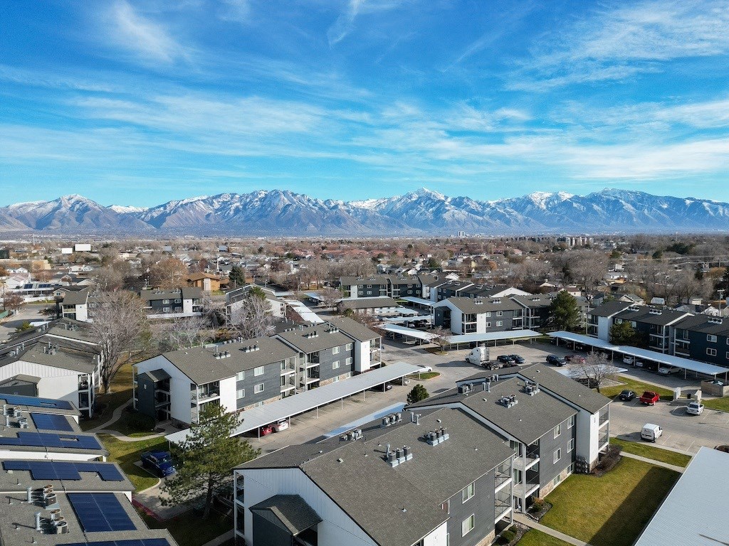 Crossroads Apartments