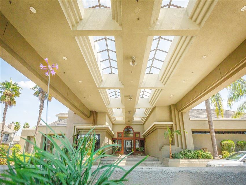 Heron Pointe Apartments & Townhomes, 5200 North Valentine, Fresno, CA