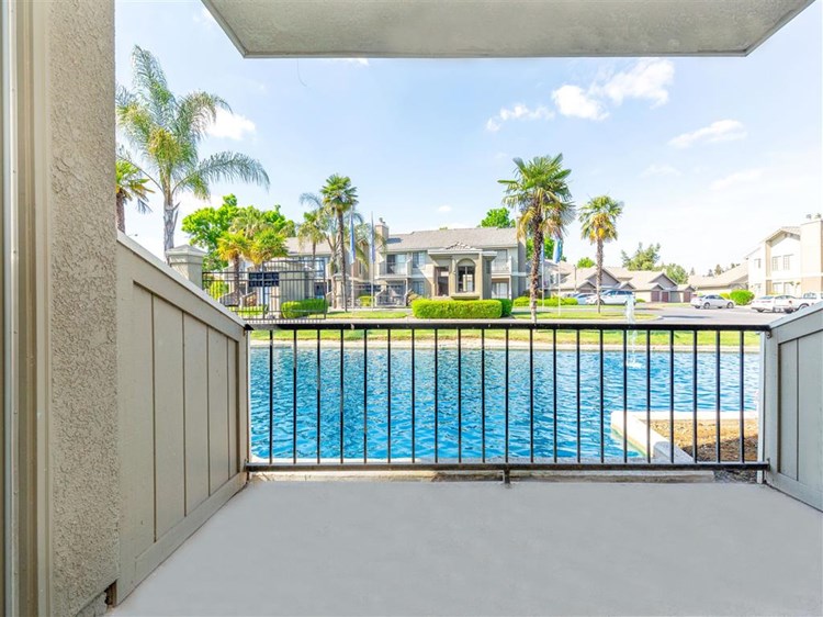 Heron Pointe Apartments & Townhomes