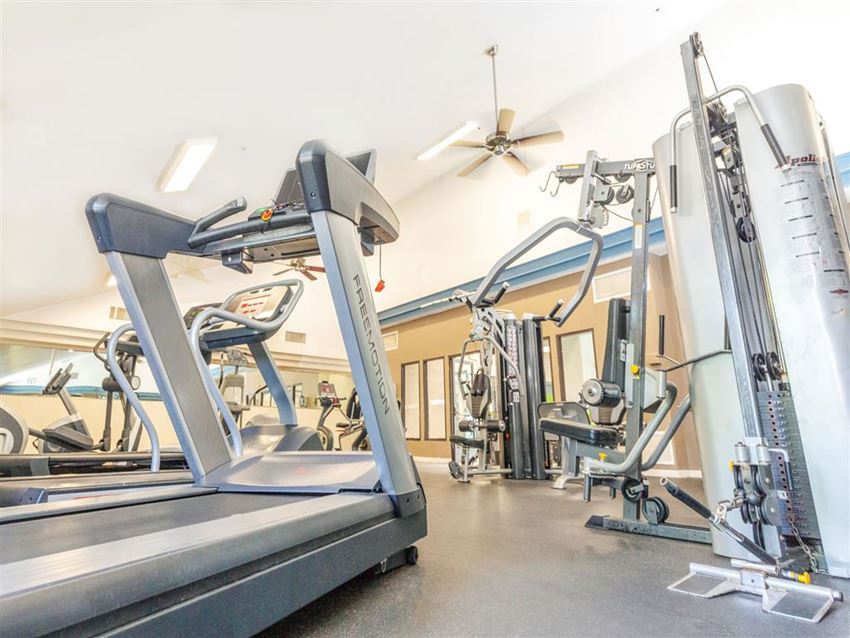 Heron Pointe Apartments & Townhomes, 5200 North Valentine, Fresno, CA