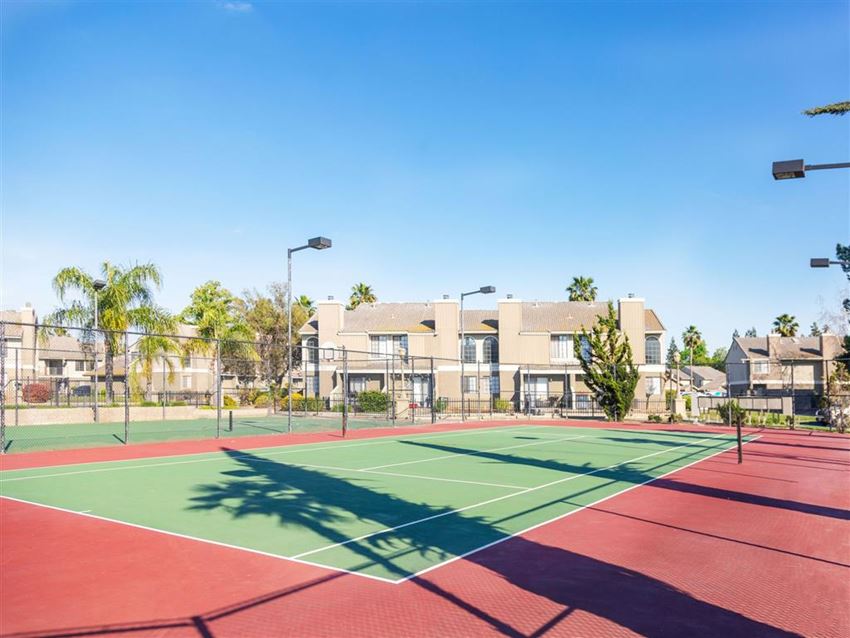 Heron Pointe Apartments & Townhomes, 5200 North Valentine, Fresno, CA