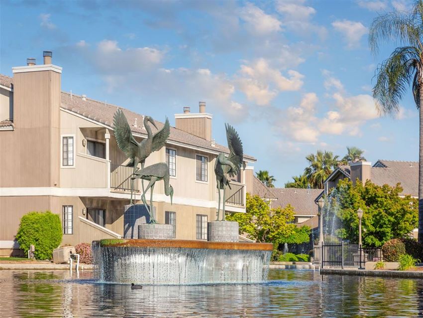 Heron Pointe Apartments & Townhomes, 5200 North Valentine, Fresno, CA