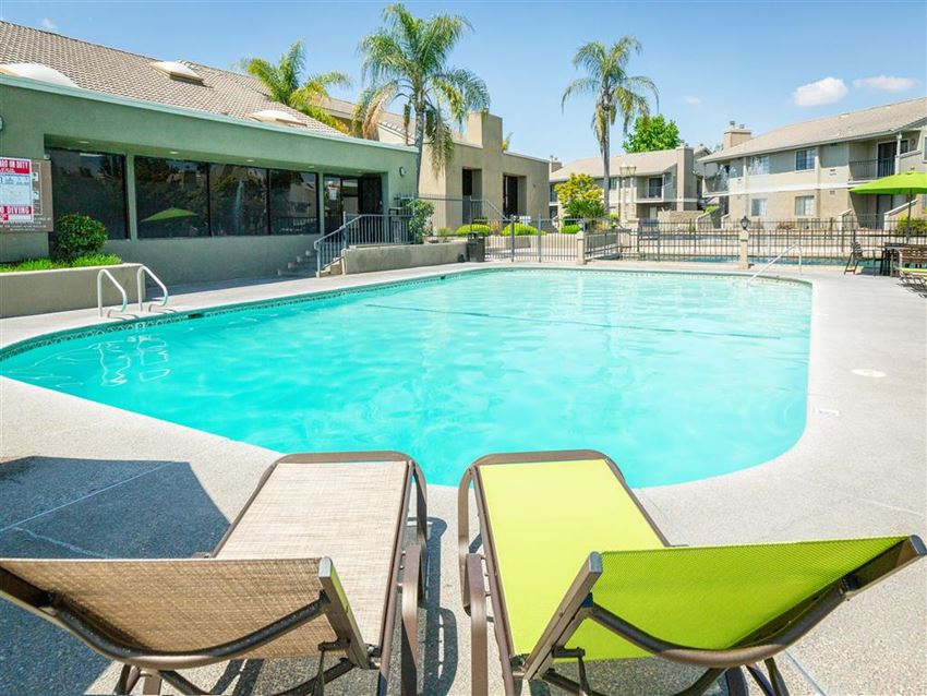 Heron Pointe Apartments & Townhomes, 5200 North Valentine, Fresno, CA
