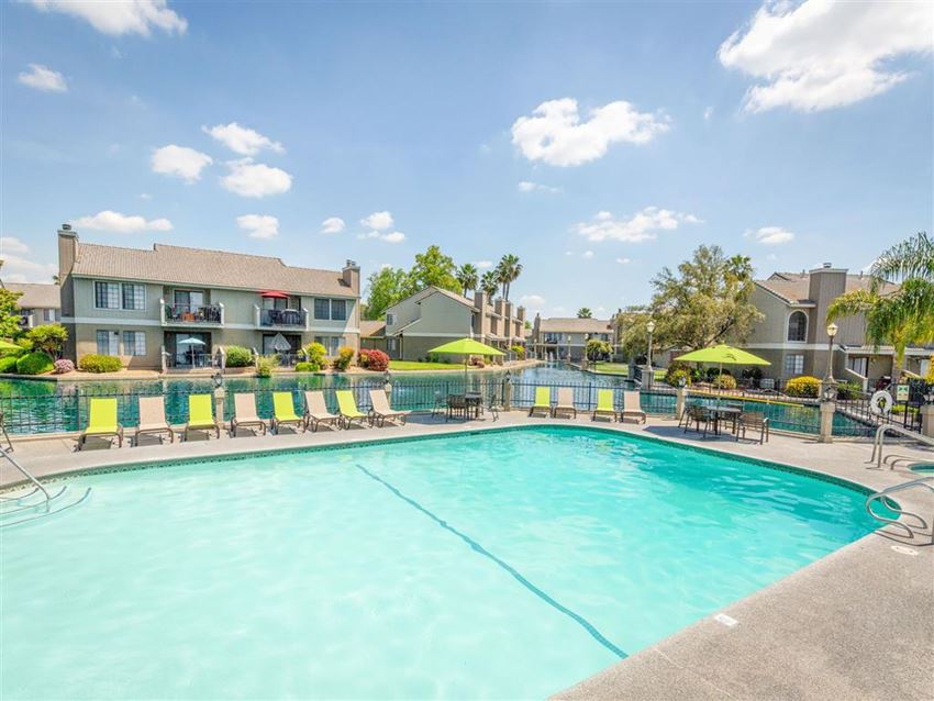 Heron Pointe Apartments & Townhomes, 5200 North Valentine, Fresno, CA