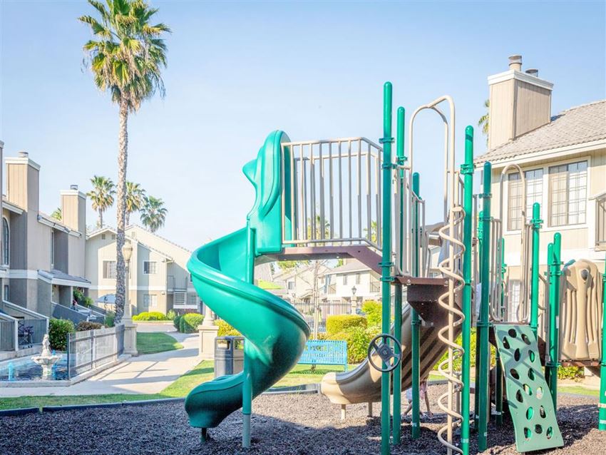 Heron Pointe Apartments & Townhomes, 5200 North Valentine, Fresno, CA