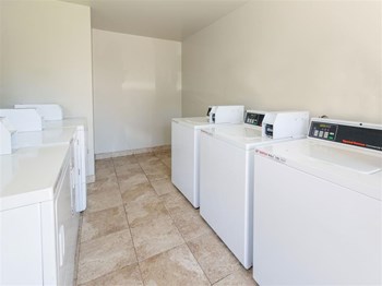 edgewater isle apartments and townhomes 500 northstar hanford ca rentcafe