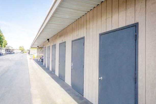 Storage Availalbe at Canyon Club Apartments, California