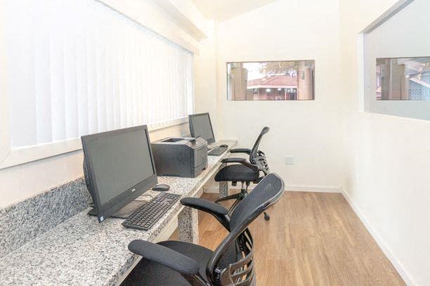 Business Center With Computers at Bent Tree Apartments, California, 95842