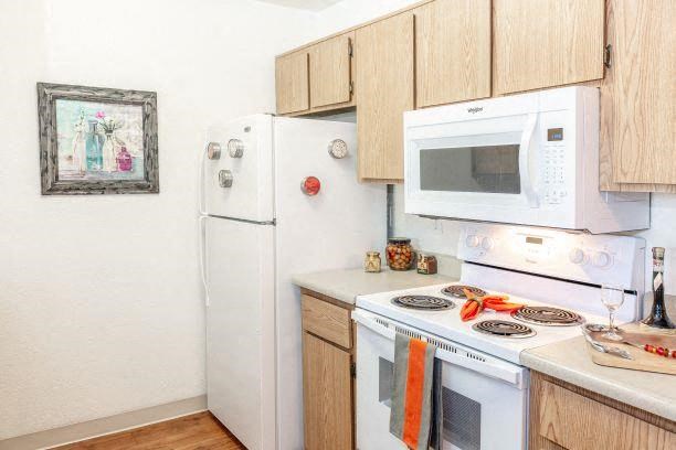 Kitchen Appliances at Bent Tree Apartments, Sacramento, 95842