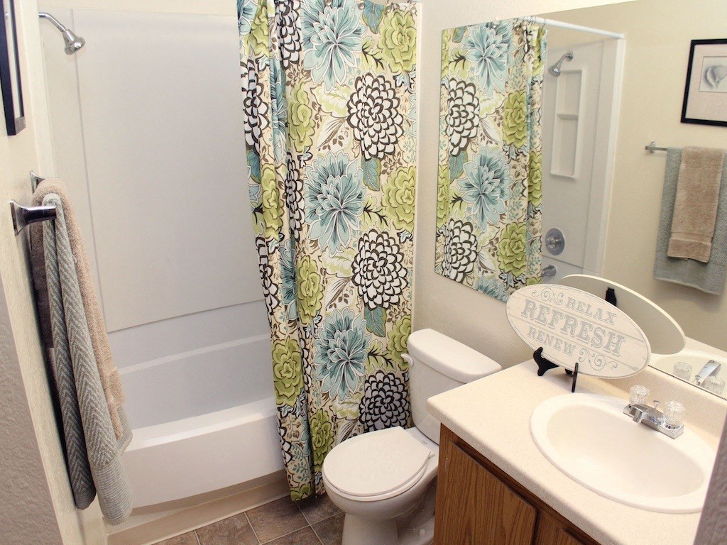 California Place Classic Bath with Soaking Tub