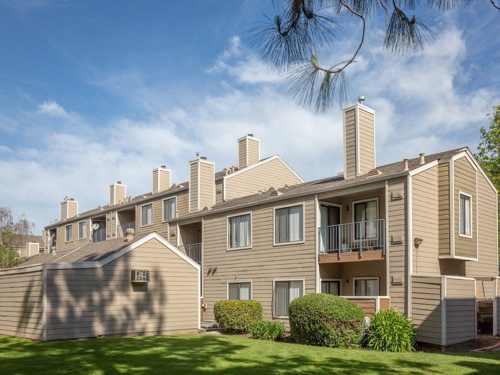 California Place Side View