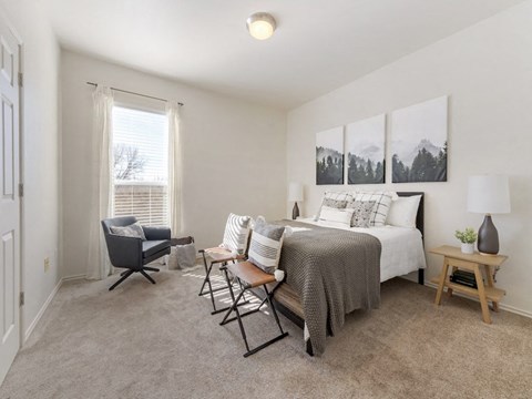 Large Bright Bedroom at Trailside
