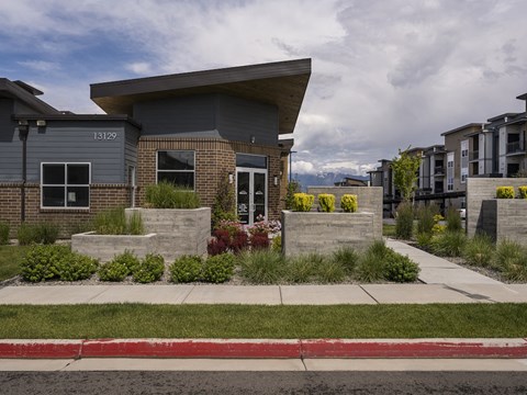 Parc Ridge Apartments Leasing Center