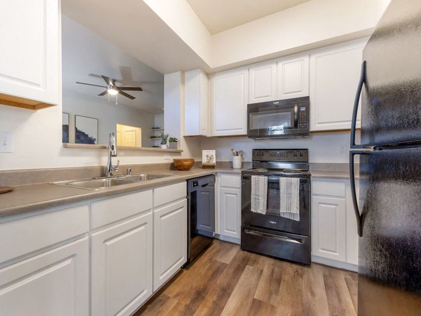 Fully Equipped Kitchen Fully Equipped Kitchen at Trailside