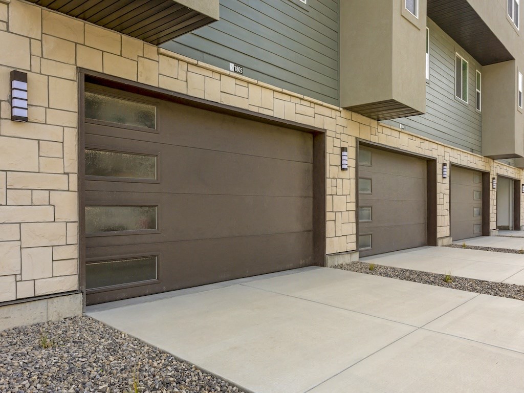 Large Garage at The Austin Townhomes, Draper, UT 84020