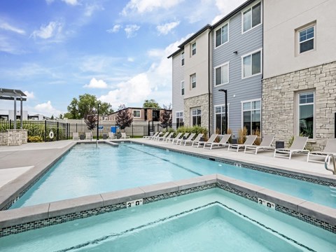 Hot Spa and Pool at The Reserve at View 78