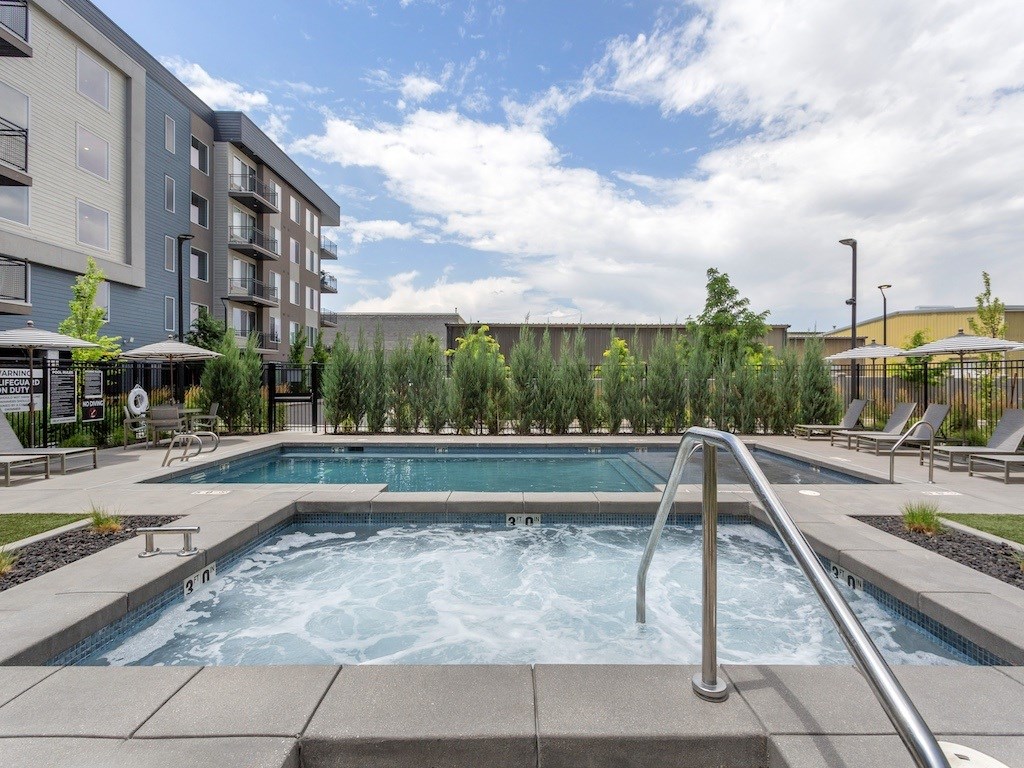 Hot Tub and Pool at City Lofts Apartments