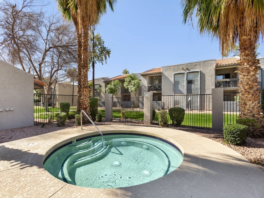 Hot Tub at Aztec Springs