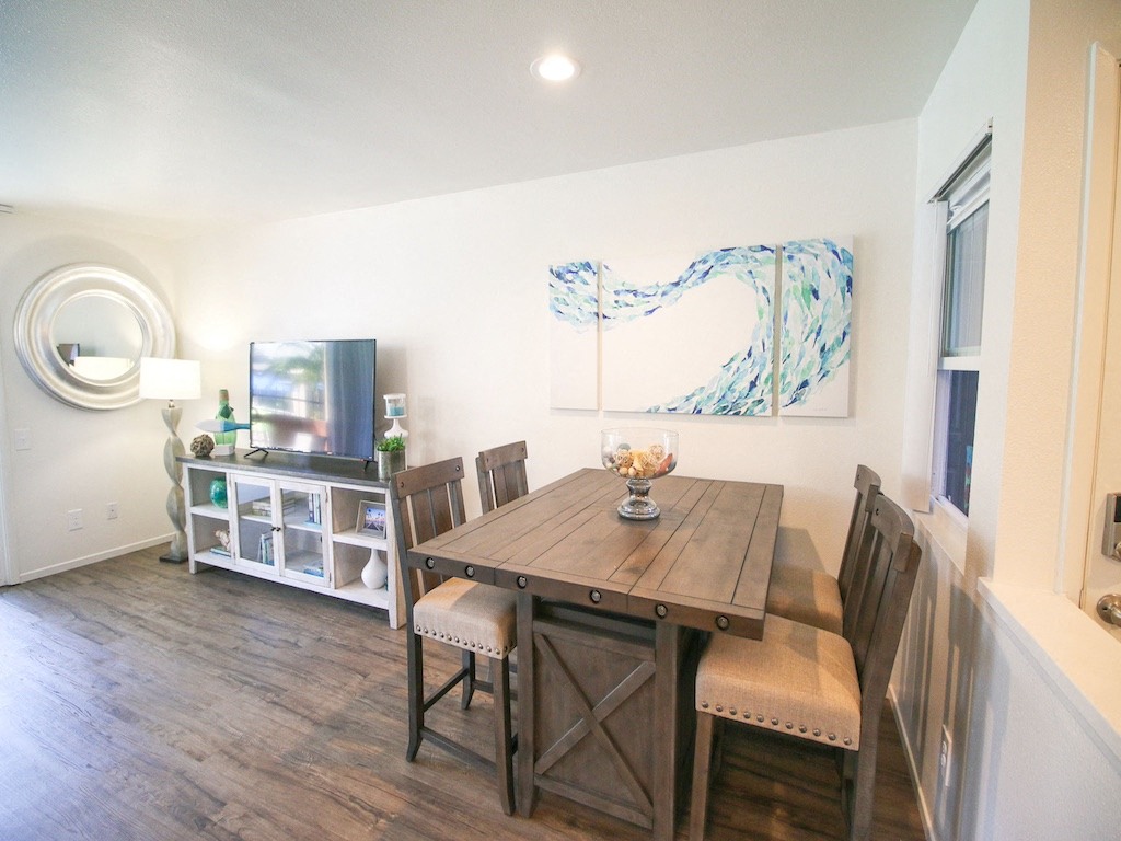 Canyon Club Apartments