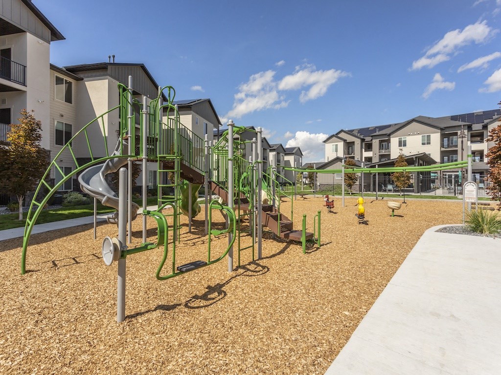 Kids Jungle Gym at Meadows at Homestead