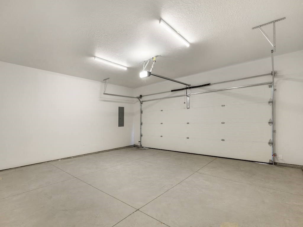 Double Car Garage at Desert Sage Townhomes, Utah, 84737