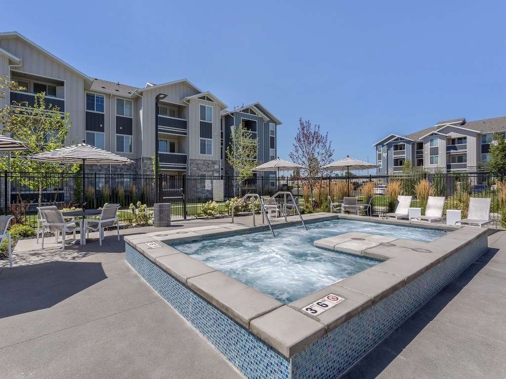 Large Hot Tub at The Veridian