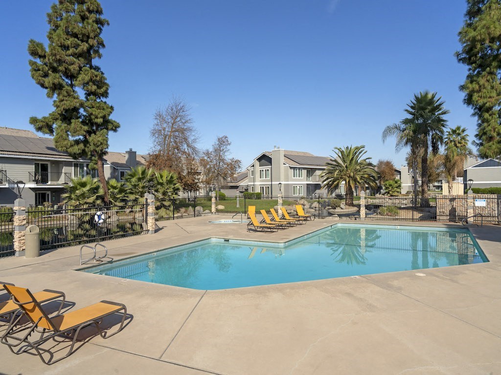Large Pool at Edgewater Isle