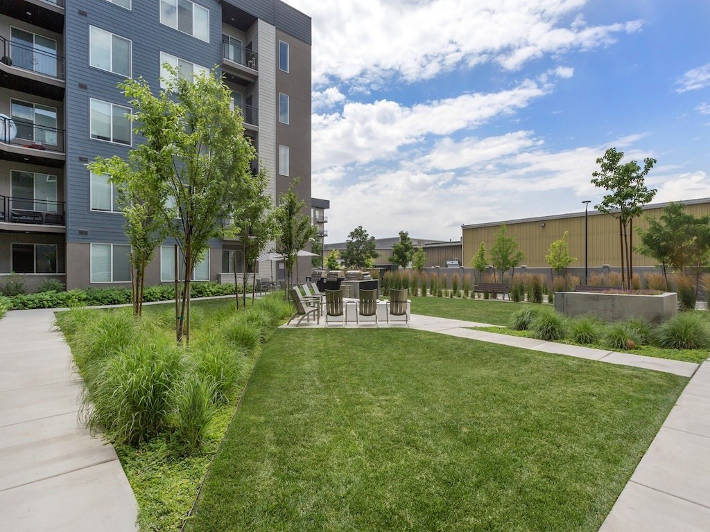 Lush Courtyard at City Lofts Apartments