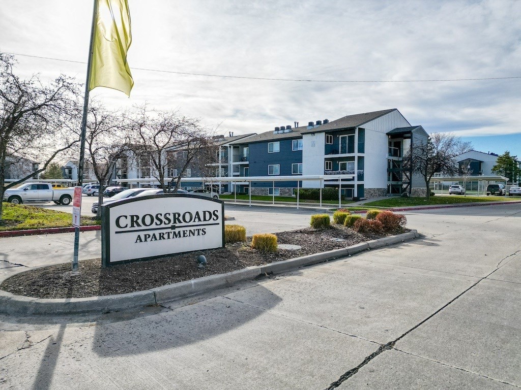 Crossroads Apartments