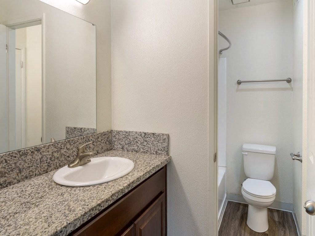 Open Bathroom with Privacy at Edgewater Isle