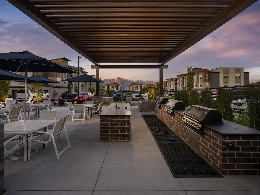 Parc Ridge Patio with BBQ PIts