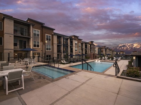 Parc Ridge Pool with View of the Mountains