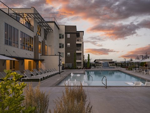 Pool & Hot Tub at Sunset Parc View Apartments and Townhomes Midvale, UT 84047