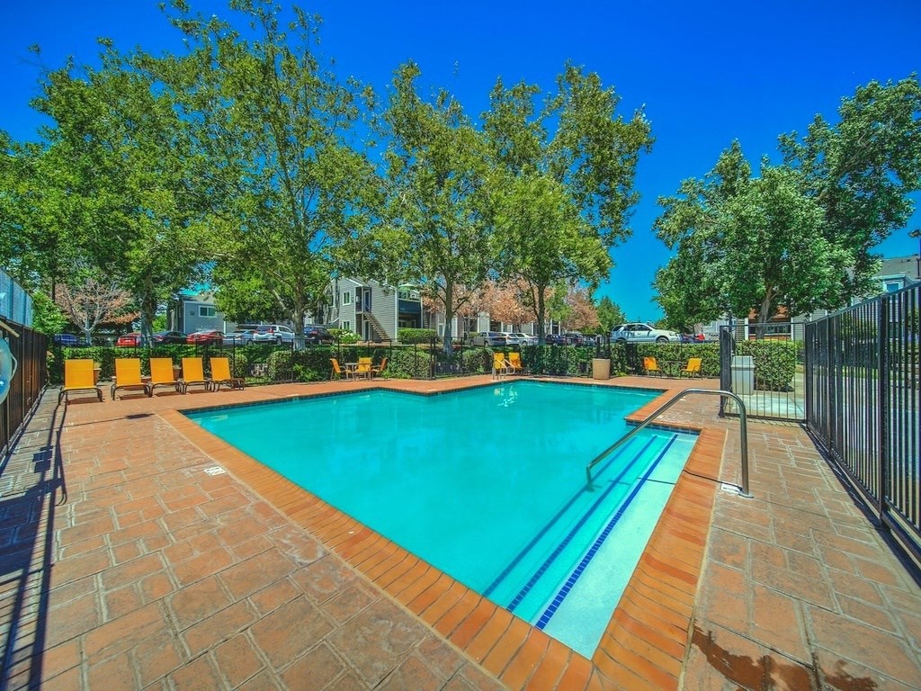 Large Swimming Pool at Chesapeake Commons Apartments, California